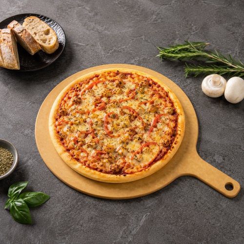 Remica Kitchen Collection pizza board for serving and presentation